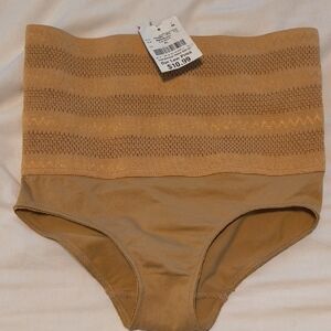 XL Tan Shapewear with Textured Pattern